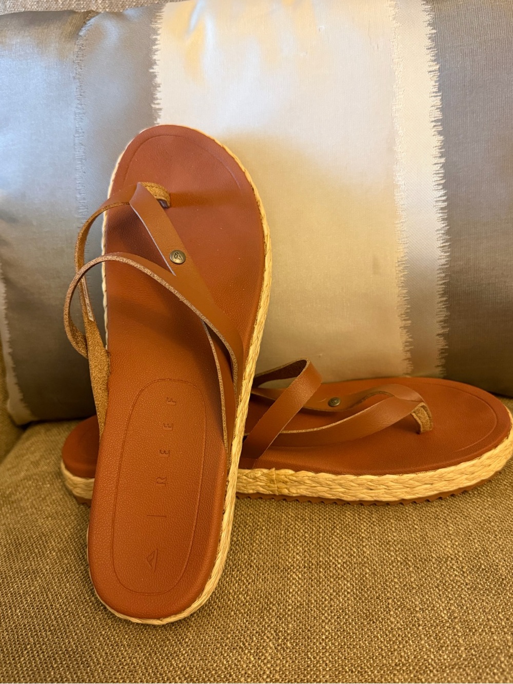 REEF Vista Carmen Comfort Flip-Flops - Picture 3 of 8